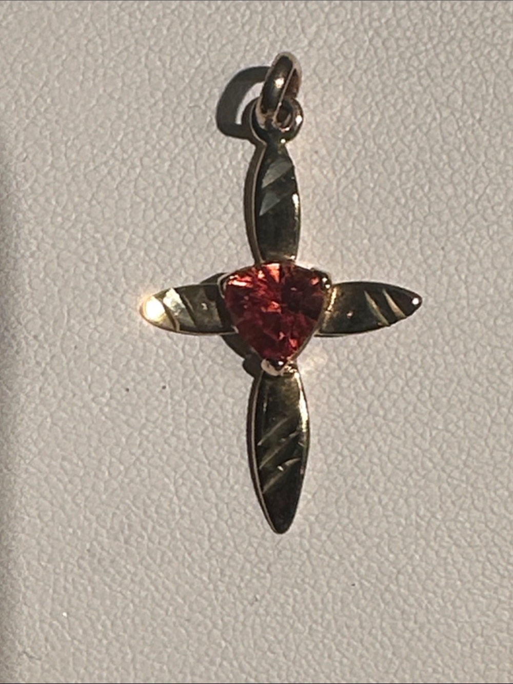 10 k beautiful pendant with citrine stone